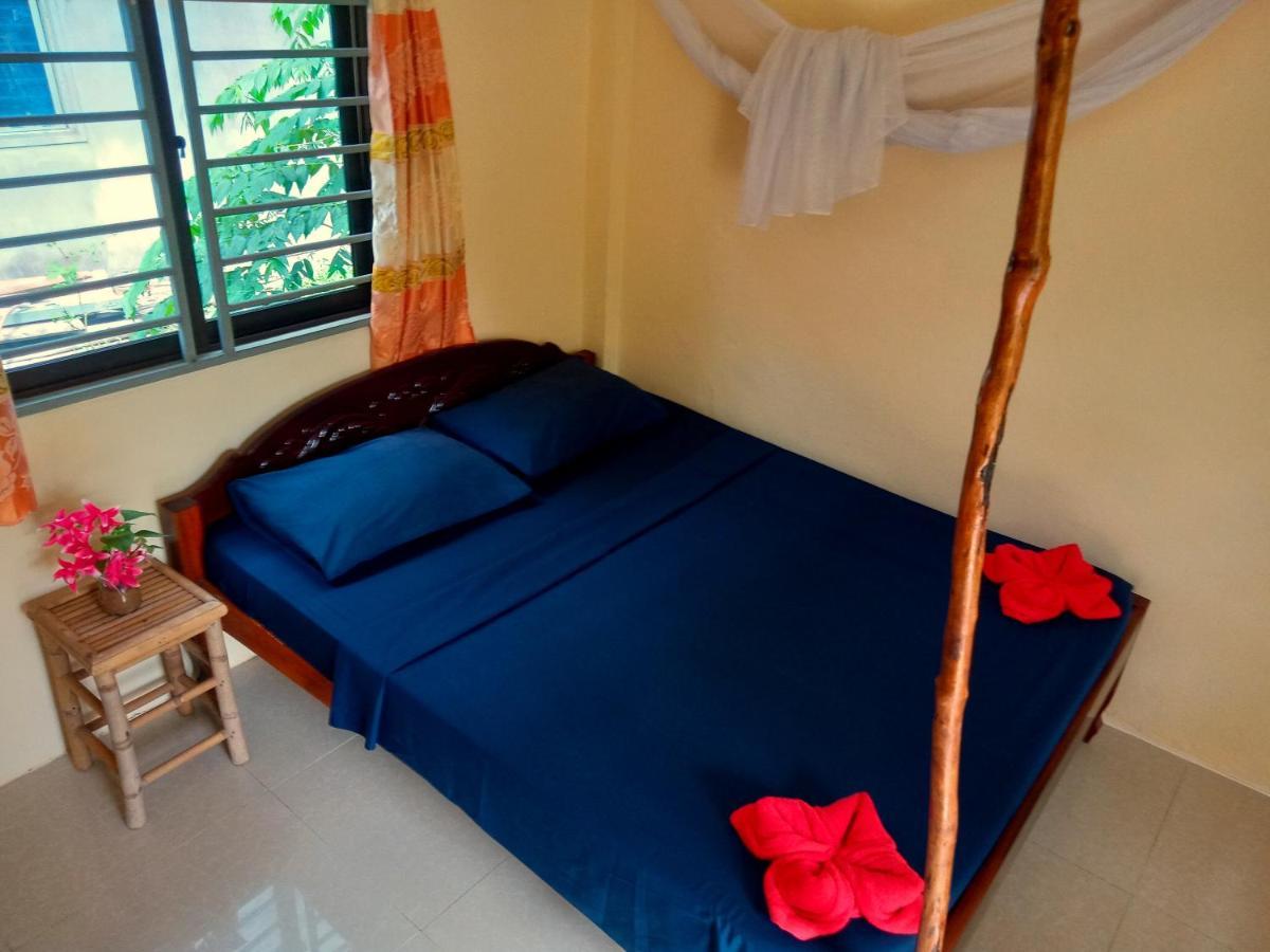 Baloo Guesthouse 코롱 산로엠 외부 사진