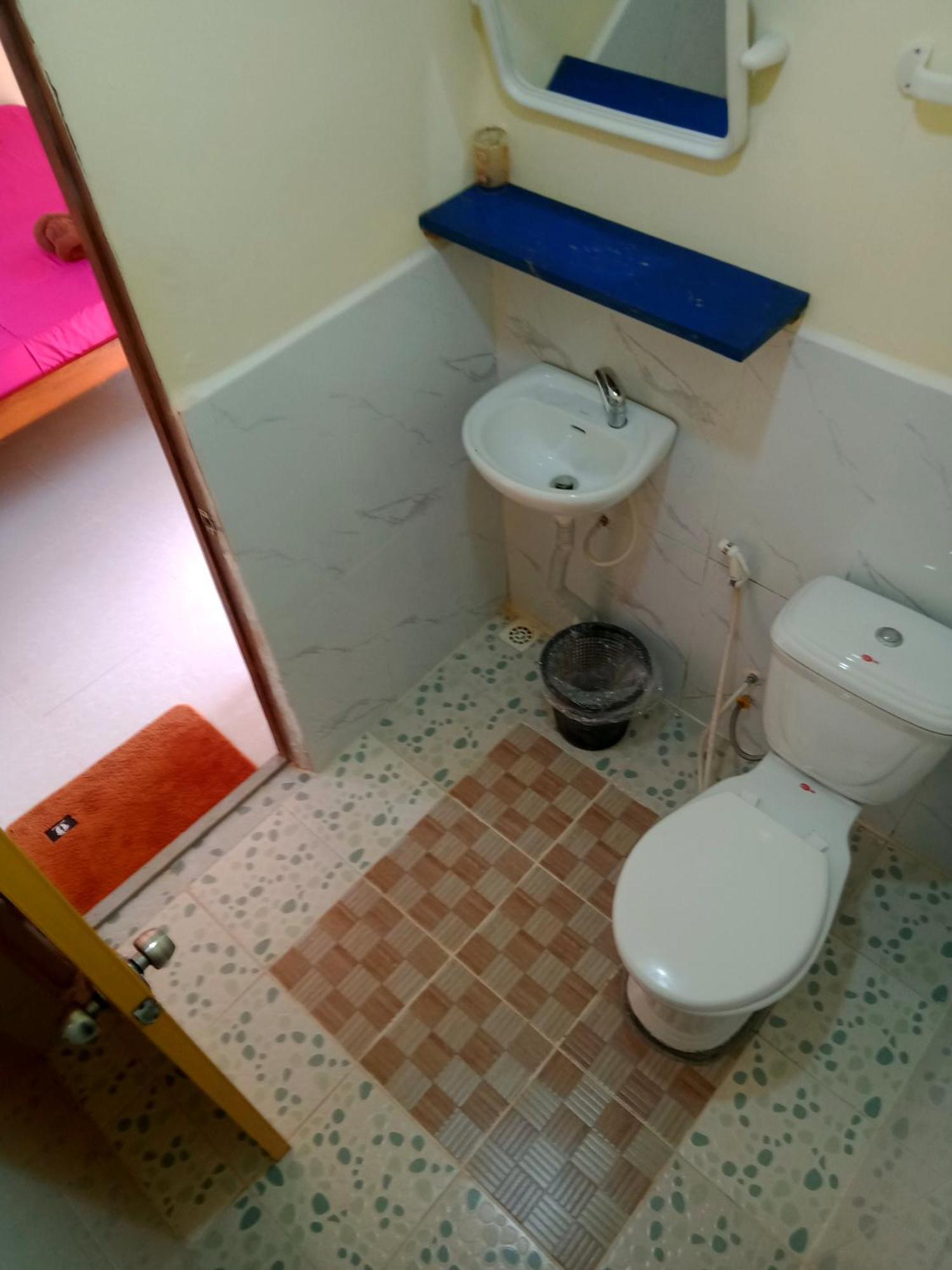 Baloo Guesthouse 코롱 산로엠 외부 사진