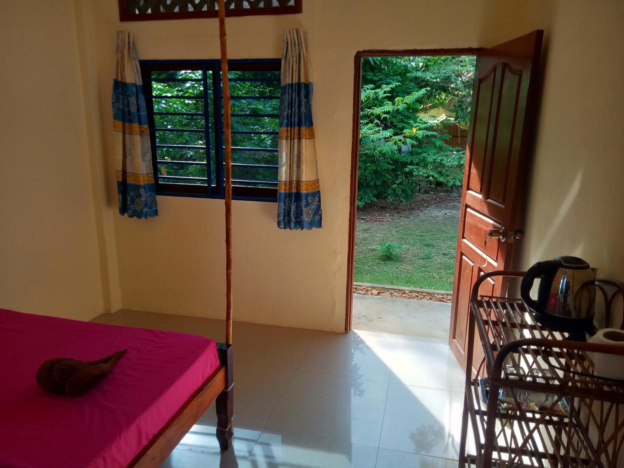 Baloo Guesthouse 코롱 산로엠 외부 사진